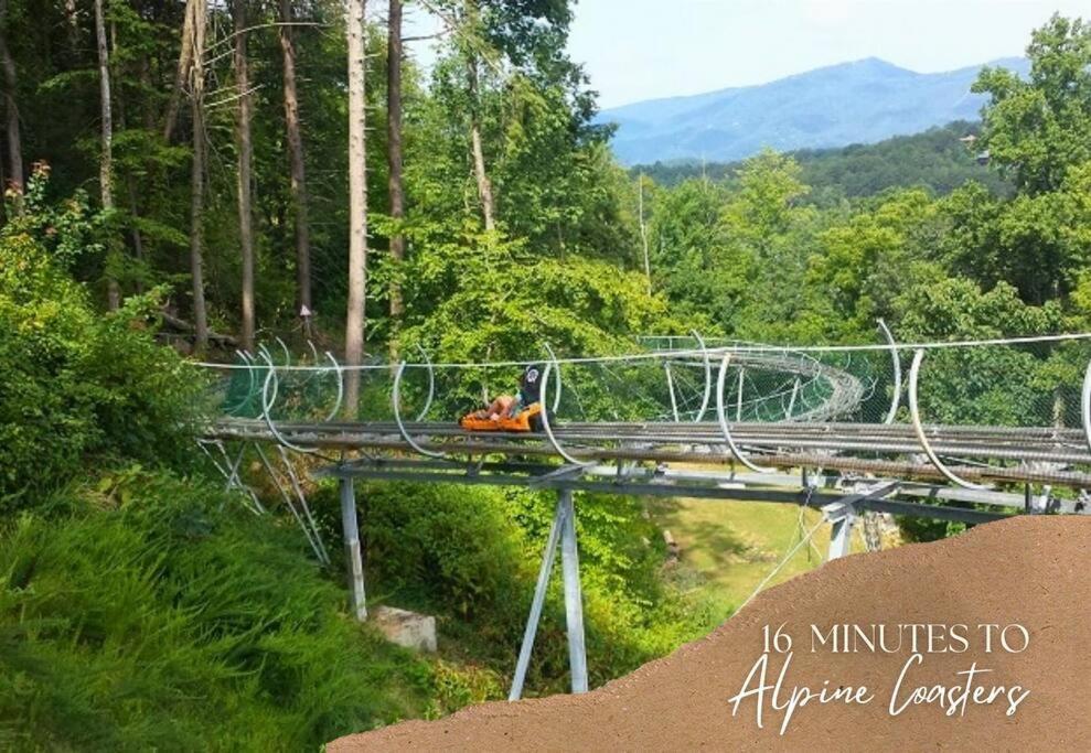 Willow Trace: Family Retreat, Hot Tub, Gaming! Pigeon Forge Eksteriør bilde