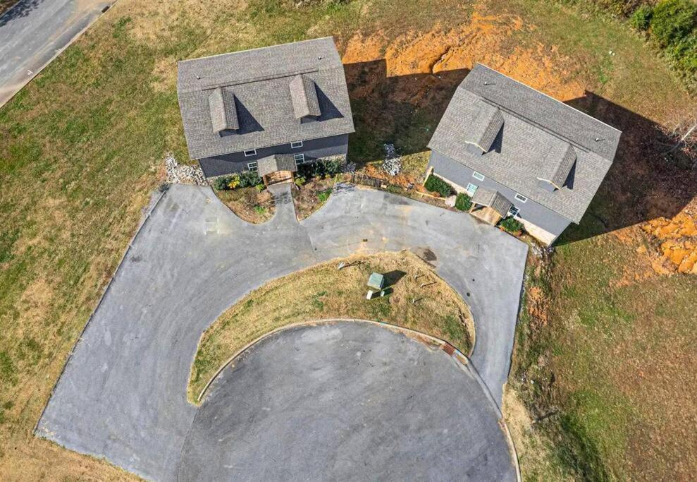 Willow Trace: Family Retreat, Hot Tub, Gaming! Pigeon Forge Eksteriør bilde
